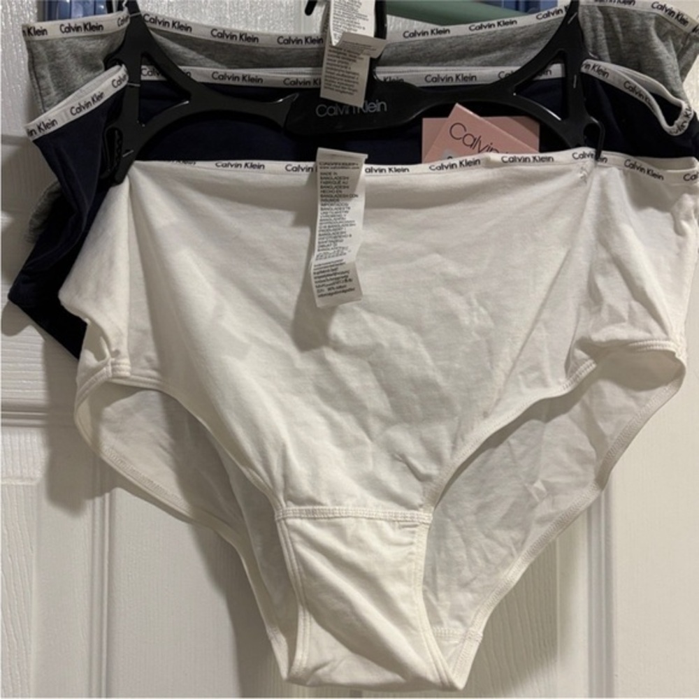 Calvin Klein Women's White and Gray Panties